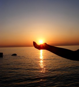 hand-holding-the-sun1